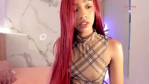   Independent model online show from 07-16-26, 11:05