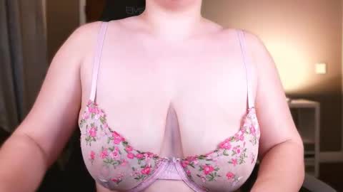 gaaby  online show from 12-16-25, 11:10