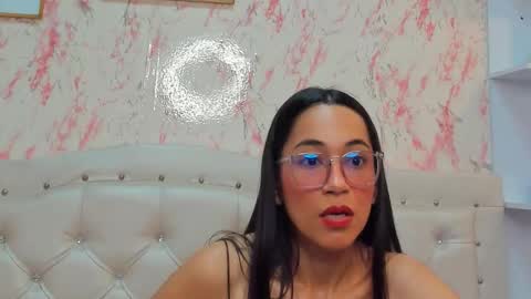 Gabbie online show from 10-16-25, 06:09
