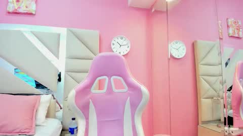 Snapshot of gabby_monroe chatting on 04-28-26, 04:17 Gabby online show from 04-28-26, 04:17