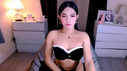 gabriela_deluxe online show from 12-05-25, 04:25