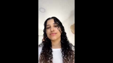 Snapshot of gabriela_duarte chatting on 05-31-26, 09:38 Gabi online show from 05-31-26, 09:38