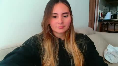 Snapshot of gabriela_miller_2 chatting on 10-17-25, 06:32 Gabriela Miller online show from 10-17-25, 06:32