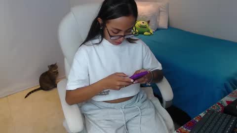 Snapshot of gabriela_morales01 chatting on 02-10-25, 12:08 .  online show from 02-10-25, 12:08