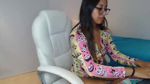 Snapshot of gabriela_morales01 chatting on 02-11-25, 04:11 .  online show from 02-11-25, 04:11