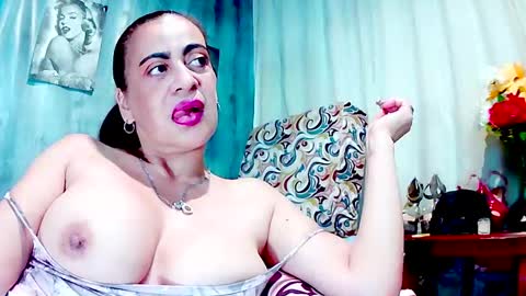 Snapshot of gabriela_sexy chatting on 01-15-25, 12:47 Gabriella Lopez online show from 01-15-25, 12:47