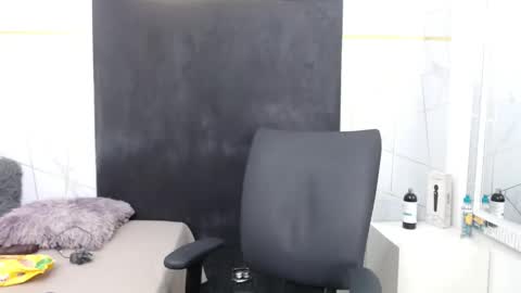 GABRIELA online show from 11-24-25, 04:40