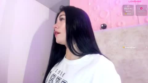 Snapshot of gabriella27_ chatting on 07-08-26, 01:26 gabriella online show from 07-08-26, 01:26