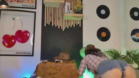 Gaby  online show from 12-21-25, 12:18