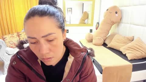 Snapshot of gaby_trent chatting on 10-14-25, 02:07 gabriela online show from 10-14-25, 02:07