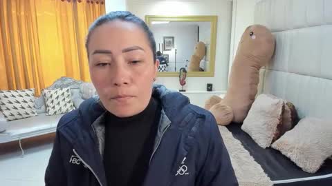 gabriela online show from 11-05-25, 02:17