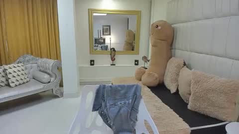 gabriela online show from 12-13-25, 07:53