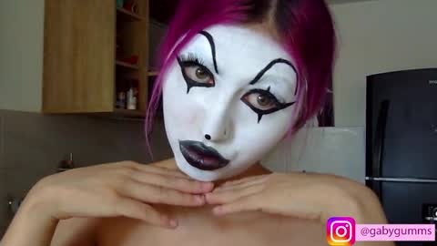 gabygumms online show from 10-28-25, 01:14