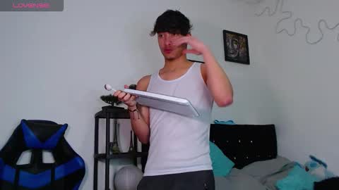 gael_jones online show from 10-27-25, 05:33