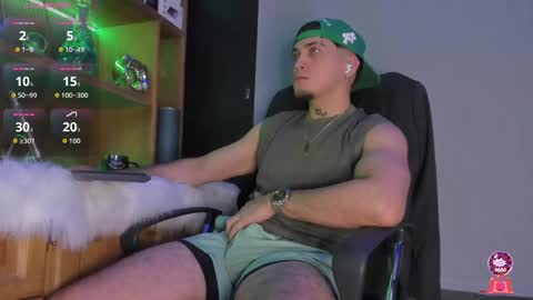 Gael Williams online show from 11-10-25, 01:37