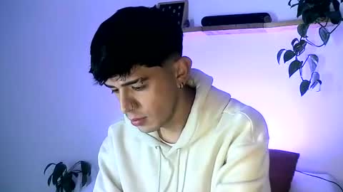 Snapshot of gaelgarcia07 chatting on 02-25-26, 12:42 Gael Garca online show from 02-25-26, 12:42