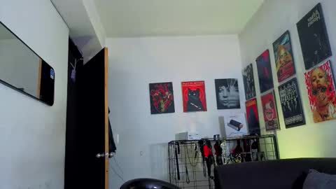 Gael Conner online show from 10-14-25, 02:01