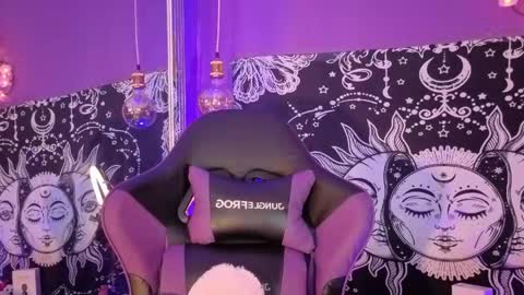 Gaia online show from 04-16-26, 01:23