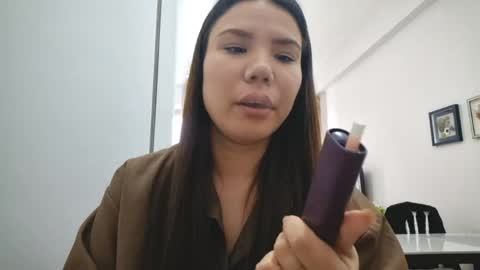 Snapshot of gailmeiste chatting on 05-10-26, 11:59 Sarah online show from 05-10-26, 11:59