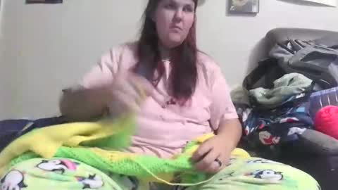 Snapshot of gamer202324 chatting on 10-31-25, 02:45 gamer202324 online show from 10-31-25, 02:45