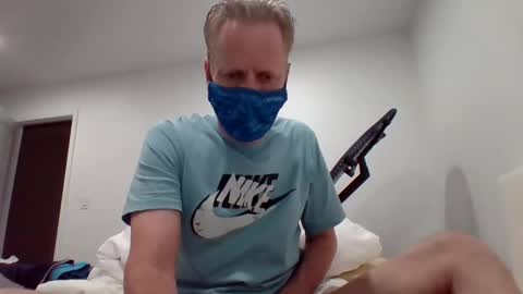 Snapshot of gamerboy200 chatting on 09-17-25, 01:07 gamerboy200 online show from 09-17-25, 01:07