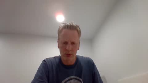 Snapshot of gamerboy200 chatting on 09-23-25, 01:52 gamerboy200 online show from 09-23-25, 01:52