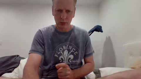 Snapshot of gamerboy200 chatting on 10-30-25, 01:40 gamerboy200 online show from 10-30-25, 01:40