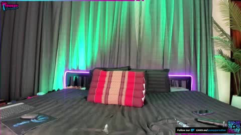 Snapshot of gandamitch chatting on 10-19-25, 03:40 Morena Mitch online show from 10-19-25, 03:40