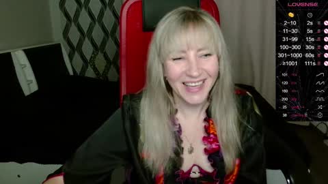 Snapshot of ganet469 chatting on 10-06-25, 02:20 Janette online show from 10-06-25, 02:20