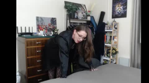 Snapshot of gangbangxxxgirl chatting on 09-13-25, 10:26 HOT  online show from 09-13-25, 10:26
