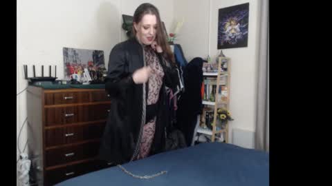 Snapshot of gangbangxxxgirl chatting on 10-25-25, 10:34 HOT  online show from 10-25-25, 10:34