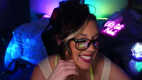 Snapshot of garagesex22 chatting on 01-14-25, 05:19 Jenna  - be back MONDAY night.  online show from 01-14-25, 05:19