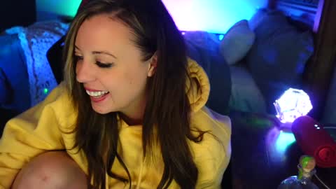 Snapshot of garagesex22 chatting on 02-05-25, 12:17 Jenna  - be back MONDAY night.  online show from 02-05-25, 12:17