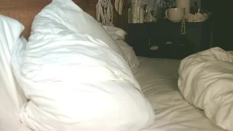 Rose online show from 04-17-26, 06:38