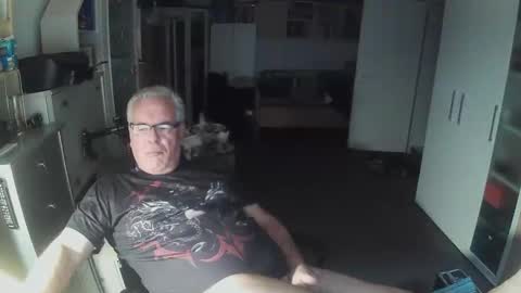 Snapshot of gargamil chatting on 11-26-25, 01:45 gargamil online show from 11-26-25, 01:45