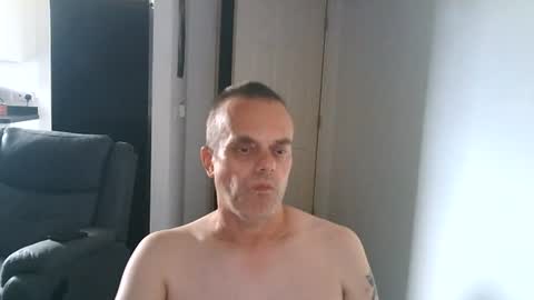 Snapshot of gary1862uk chatting on 08-09-26, 04:34 gary1862uk online show from 08-09-26, 04:34
