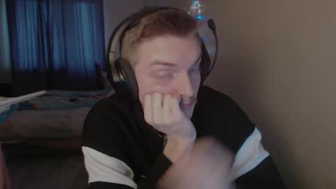 Snapshot of gasturfahe chatting on 03-10-25, 03:20 gasturfahe online show from 03-10-25, 03:20