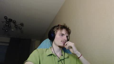 Snapshot of gasturfahe chatting on 11-08-25, 08:18 gasturfahe online show from 11-08-25, 08:18