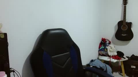 Snapshot of gatika_sexy chatting on 05-16-26, 12:15 katia online show from 05-16-26, 12:15