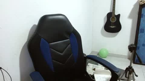 Snapshot of gatika_sexy chatting on 06-21-26, 04:26 katia online show from 06-21-26, 04:26