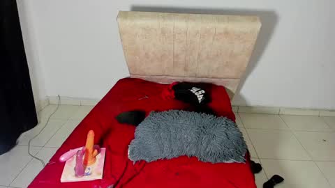 gatita13333321 online show from 02-02-25, 01:12