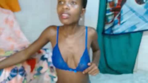 Snapshot of gatita_1997 chatting on 09-23-25, 05:32 estrella online show from 09-23-25, 05:32