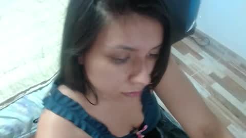 Snapshot of gatitangela chatting on 01-28-25, 03:15 Angela leal online show from 01-28-25, 03:15