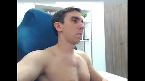 gatosarado23 online show from 10-26-25, 05:46