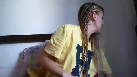 Monique online show from 12-17-24, 07:37