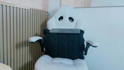 gaviluc_ online show from 06-13-26, 12:36