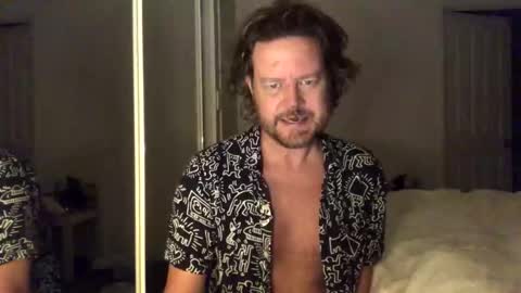 gcsurfer81 online show from 06-10-26, 07:18