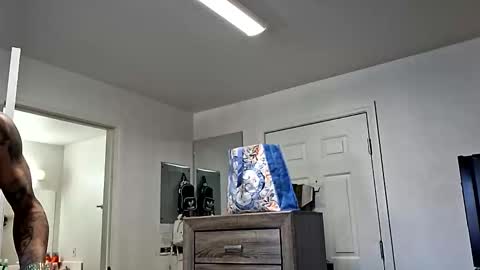 Snapshot of geekedoutlabs chatting on 09-30-25, 04:23 Zanecubano online show from 09-30-25, 04:23