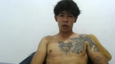 Snapshot of gekyunwasbanned chatting on 10-12-25, 12:31 Andrs online show from 10-12-25, 12:31