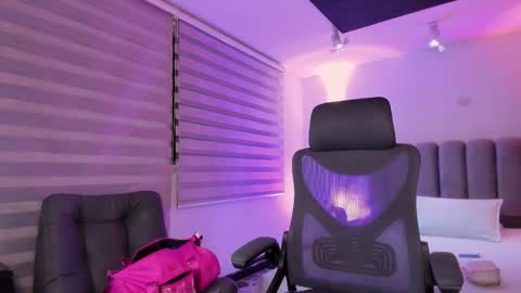 Gemma online show from 11-29-25, 06:16